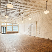 Load image into Gallery viewer, Holiday Wreath Workshop