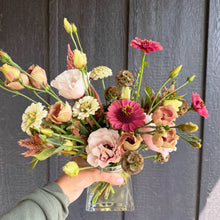 Load image into Gallery viewer, Vase + Delivery: 12 Week Summer Subscription

