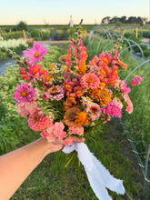 Load image into Gallery viewer, Photoshoot Bouquet
