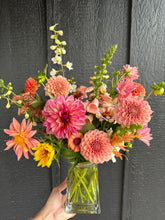 Load image into Gallery viewer, Designer&#39;s Choice Arrangement
