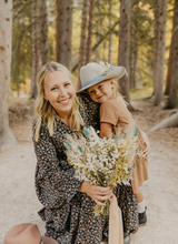 Load image into Gallery viewer, Photoshoot Bouquet
